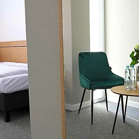 Hotel Parrot 2*
