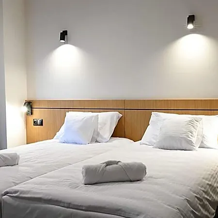 Hotel Parrot